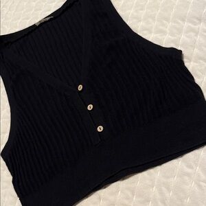 Elegant Black Buttoned Women's Crop Top